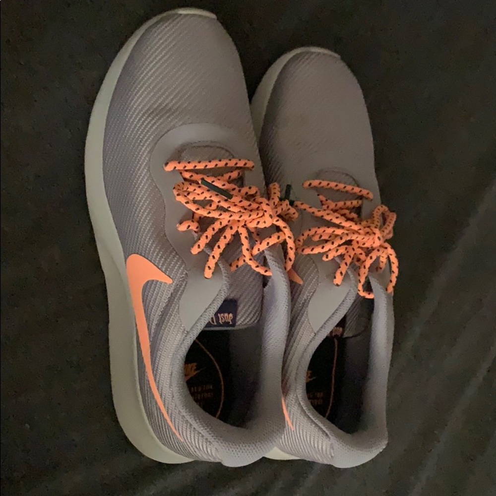 Nike Tanjun